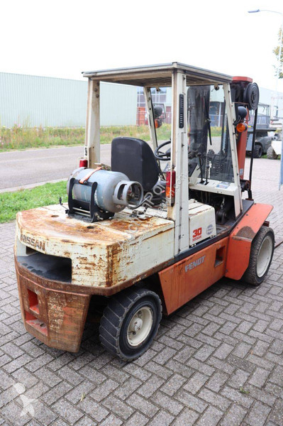Teleskopický manipulátor Nissan RHG02 A 30U