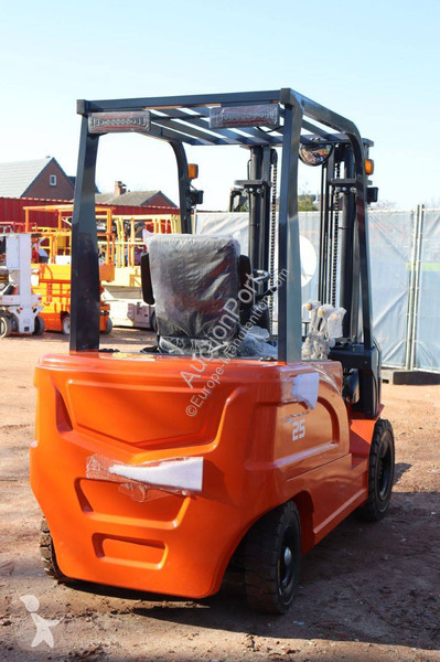 Carretilla elevadora MachPro MP-E2.5