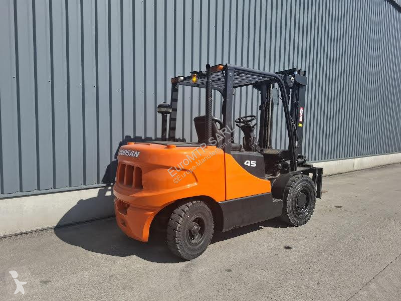 Empilhador elevador Doosan  D45SC-5