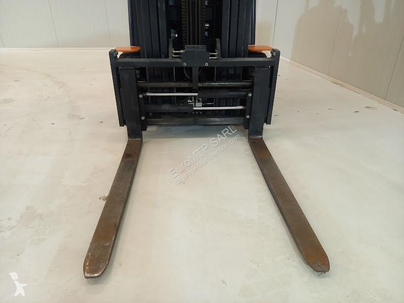 Empilhador elevador Doosan  B25NS