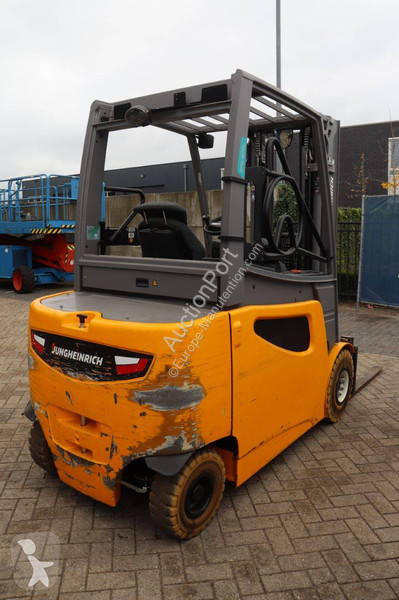 Chariot élévateur Jungheinrich 425S
