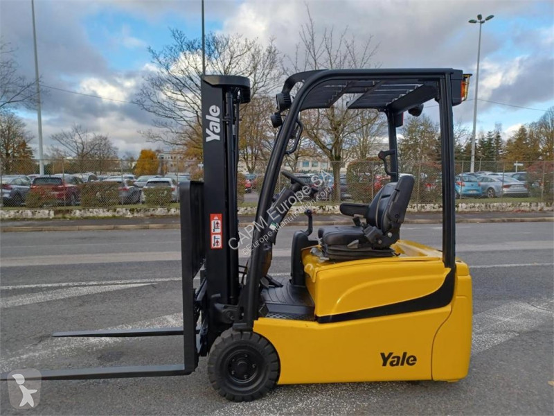 Chariot élévateur Yale MWB