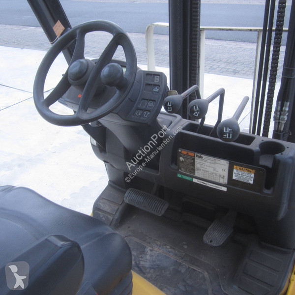 Навантажувач вилковий Yale GLP20LX