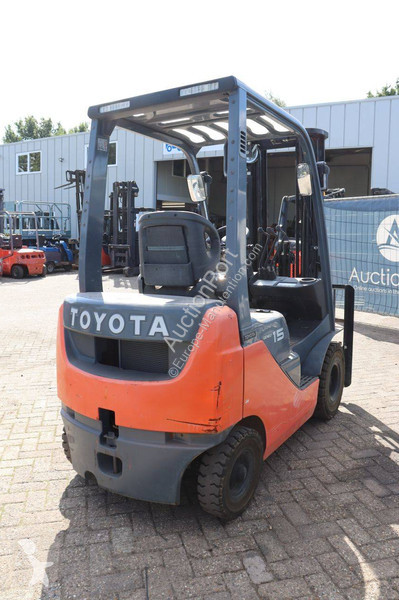 Carretilla elevadora Toyota 02-8FD15