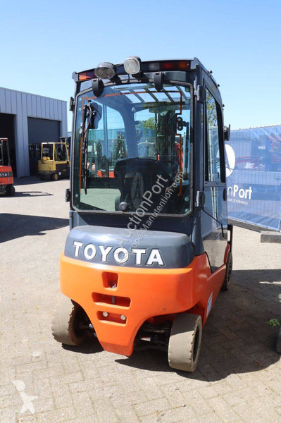 Carretilla elevadora Toyota 8FBM16T