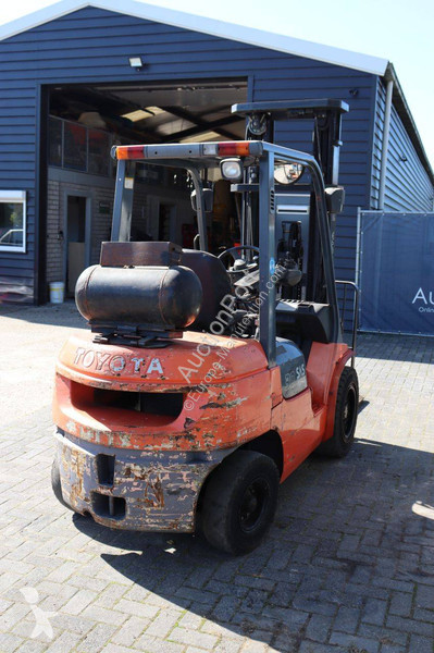Chariot élévateur Toyota 02-7FGF30