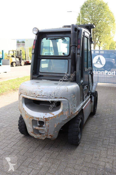 Nissan 30 Forklift