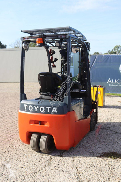 Wózek podnośnikowy Toyota 8FBE18T