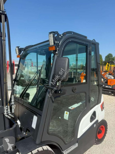 رافعة شوكية Bobcat D25NXP