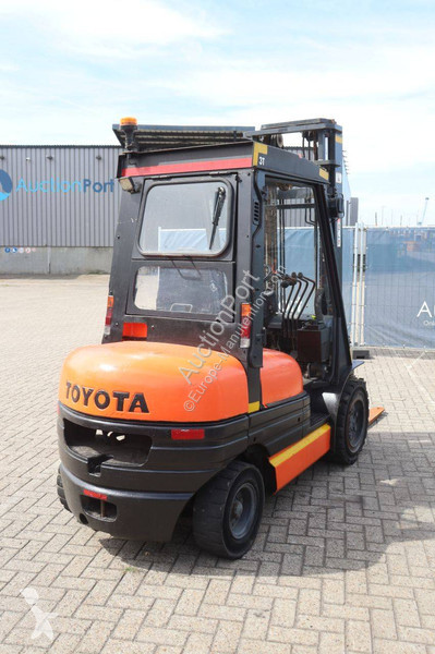 Chariot élévateur Toyota 02-6FD30