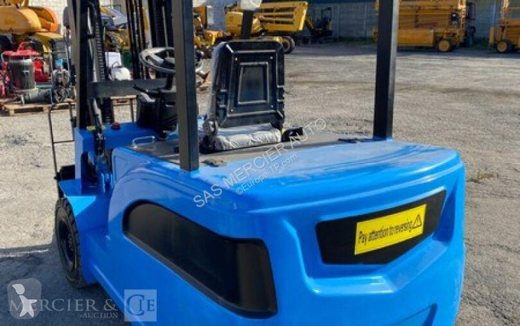 Empilhador elevador  chariot elevateur frontal...