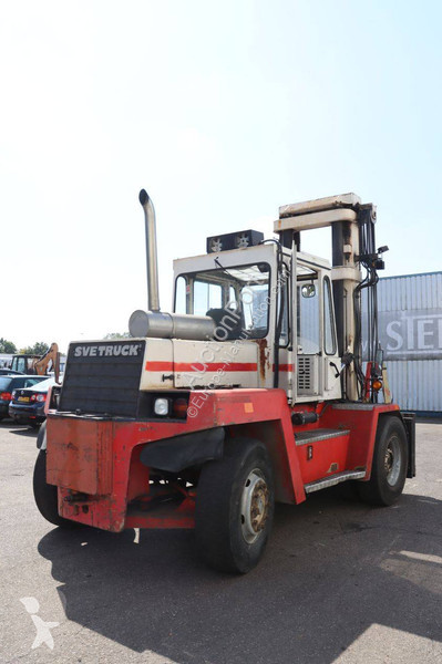 Chariot élévateur Svetruck 860 28
