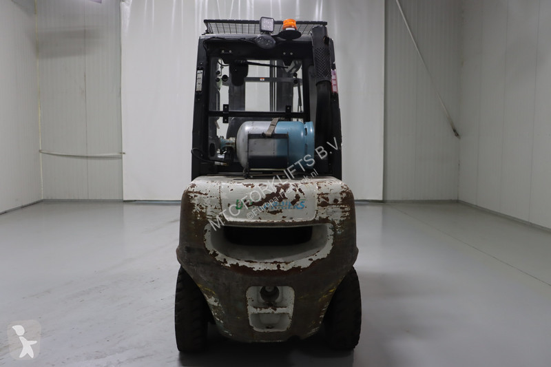 Chariot élévateur Nissan UGD02A30PQ