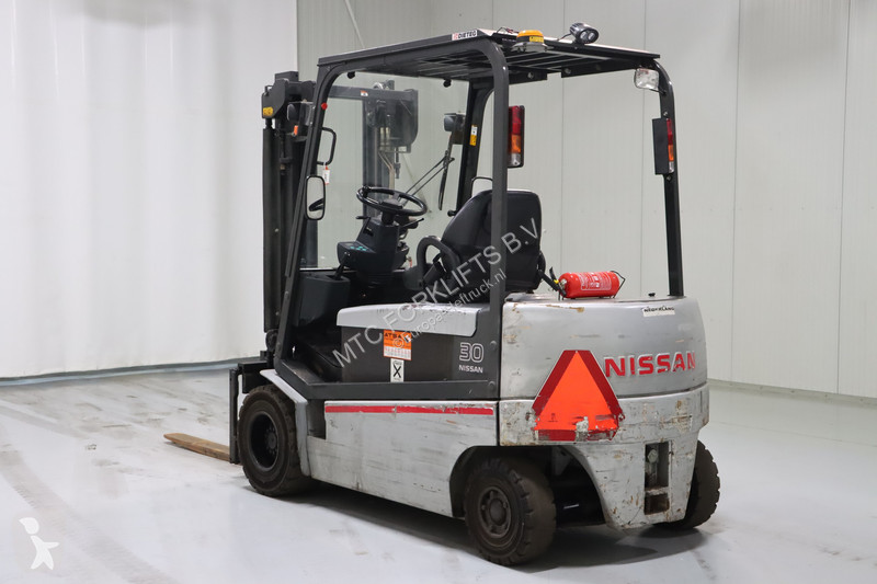 Chariot élévateur Nissan GQ02L30CU