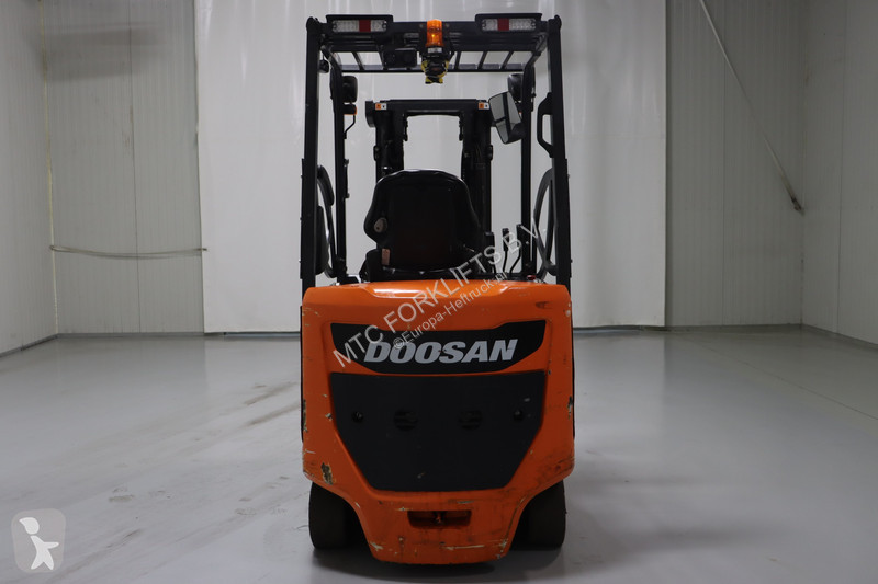 رافعة شوكية Doosan BC25S-7