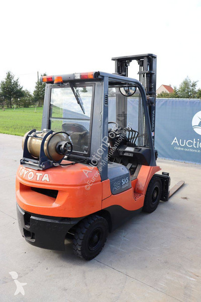 Кар Toyota 42-7FGF25