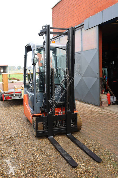Empilhador elevador Toyota 8FBE16T
