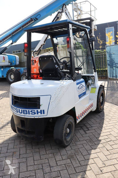 Empilhador elevador Mitsubishi FD30