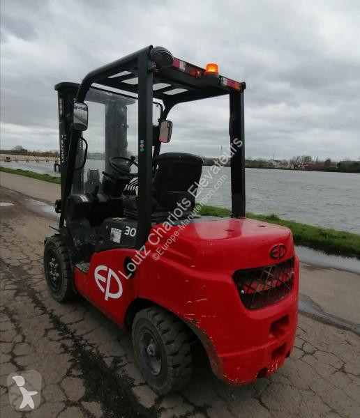 Teleskopický manipulátor   CPCD30T8