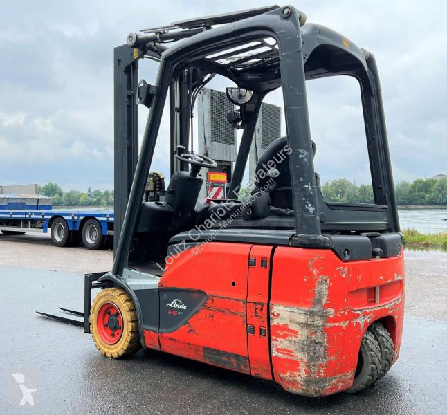 Chariot élévateur Linde  E16-02