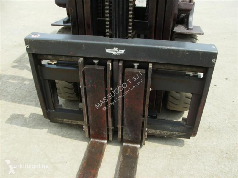 رافعة شوكية TCM FB30-7V
