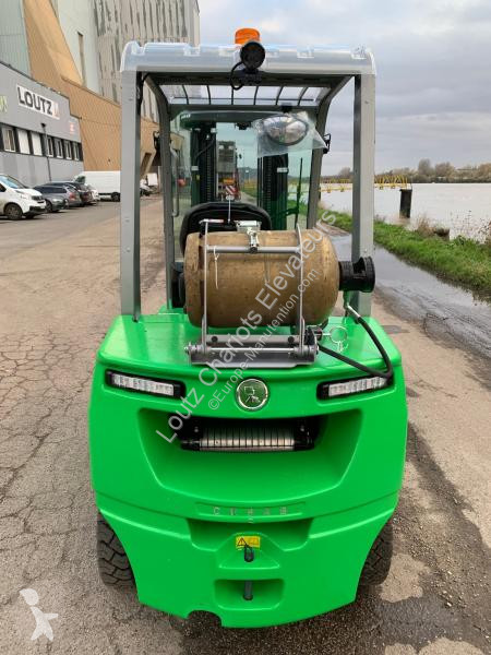Chariot élévateur Cesab  M325H-GV