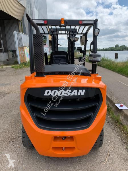 Chariot élévateur Doosan S-9