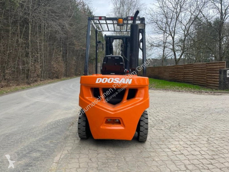 رافعة شوكية Doosan D 25 GP