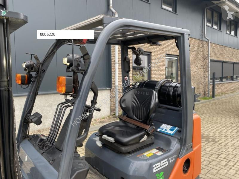Carrello elevatore Toyota 8FGCU25 2.5 ton...