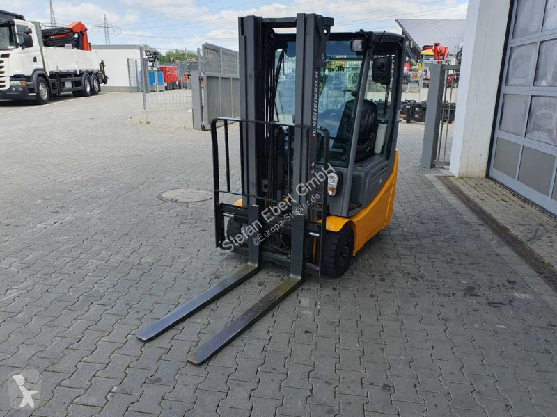 Heftruck Jungheinrich EFG 215 / Triplex 4.25m /...