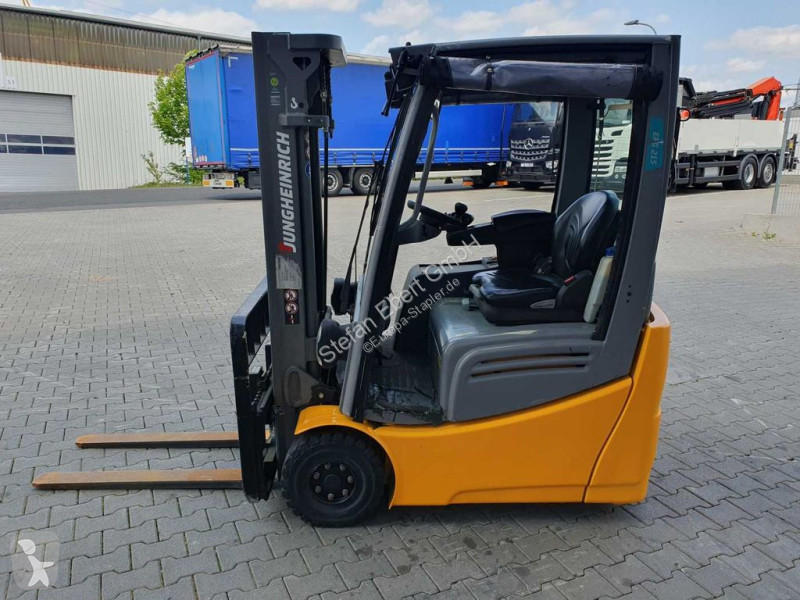 Stivuitor Jungheinrich EFG 215 / Triplex:...