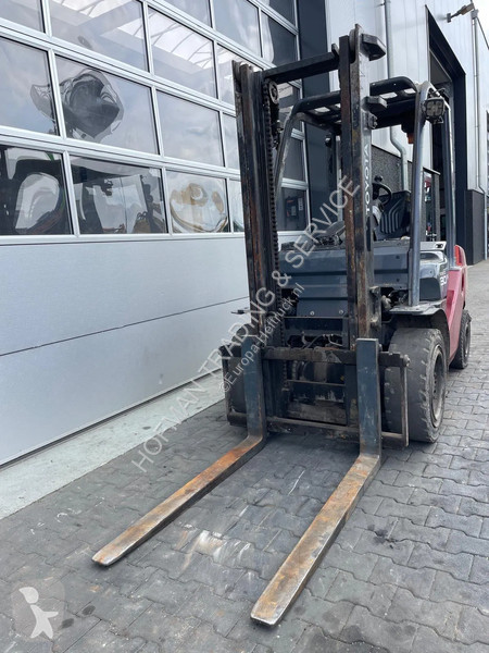 رافعة شوكية Toyota 02-8DF30