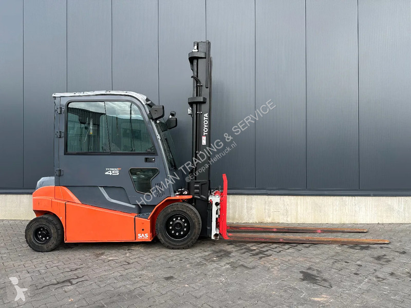 Teleskopický manipulátor Toyota 8FBMT45