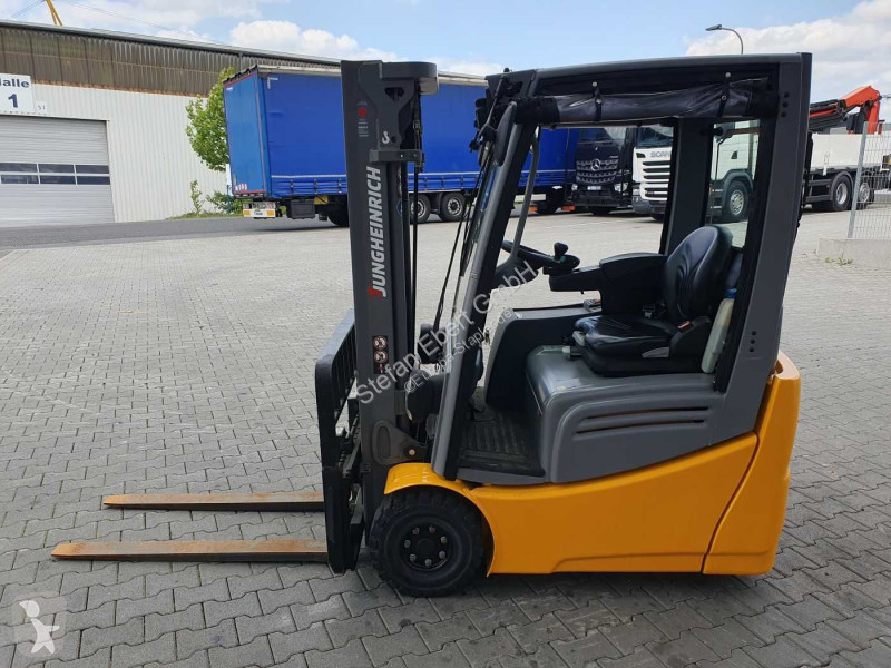 رافعة شوكية Jungheinrich EFG 215 / Triplex:...