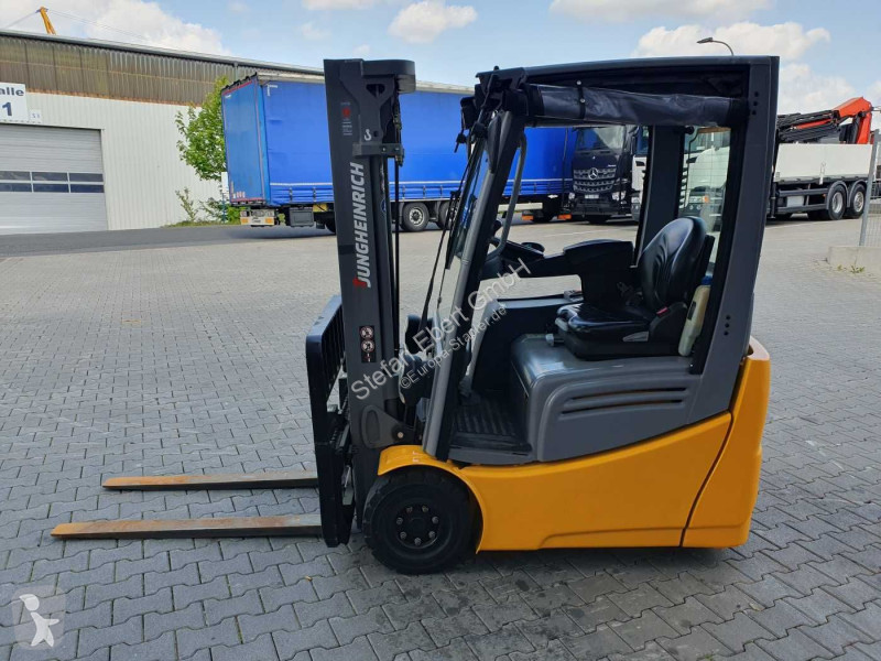 رافعة شوكية Jungheinrich EFG 215 / Triplex:...