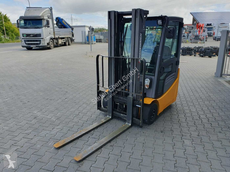 رافعة شوكية Jungheinrich EFG 215 / Triplex:...
