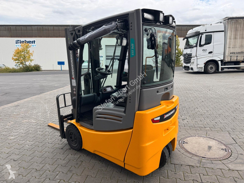 رافعة شوكية Jungheinrich EFG 215 / Triplex:...