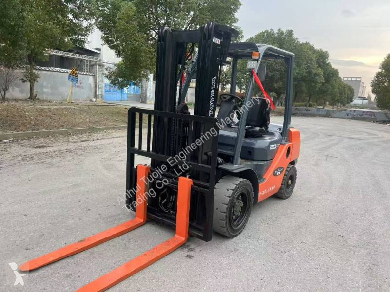 Vysokozdvižný vozík Toyota 3-Ton