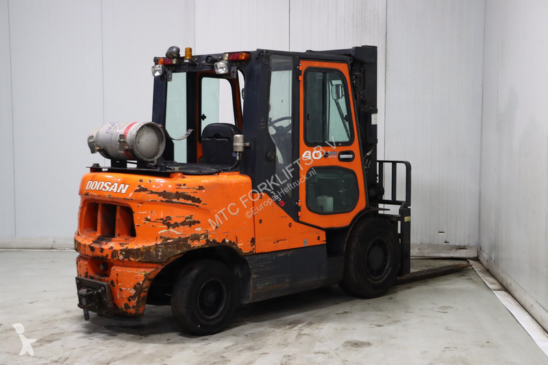 رافعة شوكية Doosan G40S-5