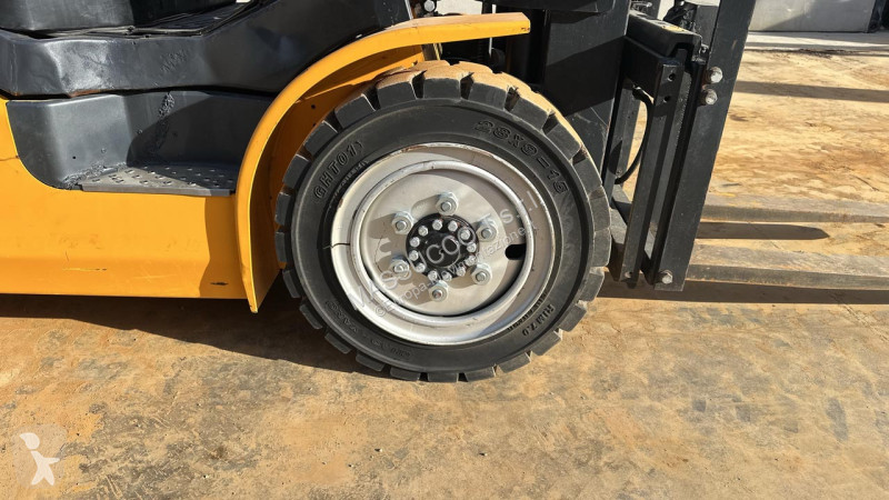 رافعة شوكية XCMG FD35T