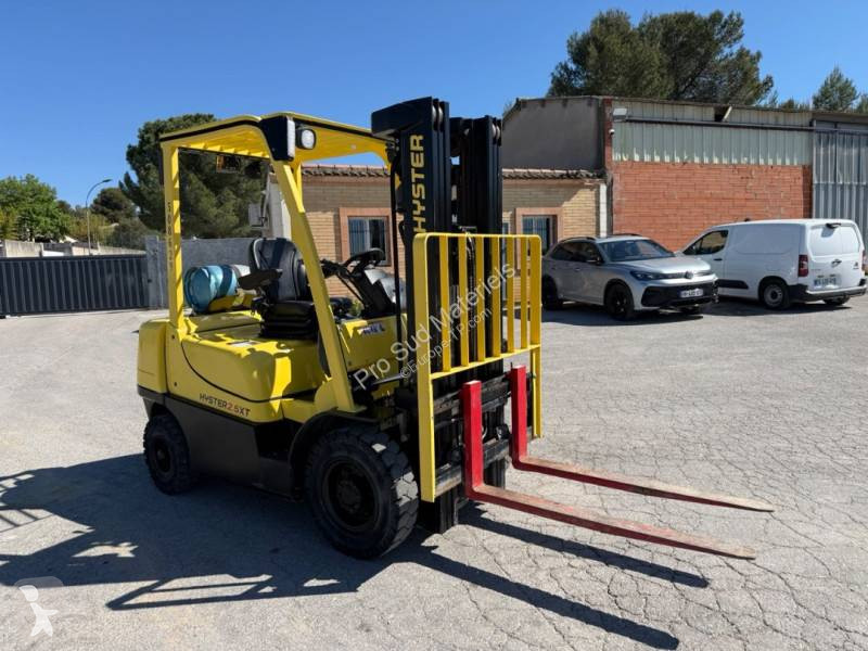 رافعة شوكية Hyster