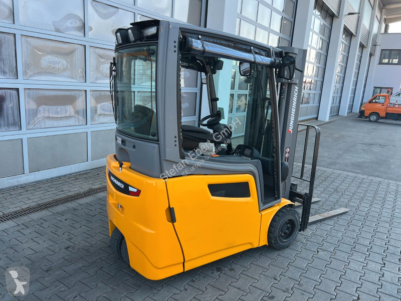 رافعة شوكية Jungheinrich EFG 218 / Triplex...