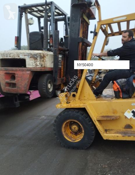رافعة شوكية Caterpillar V120