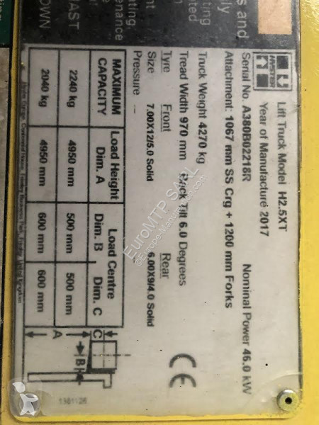 رافعة شوكية Hyster