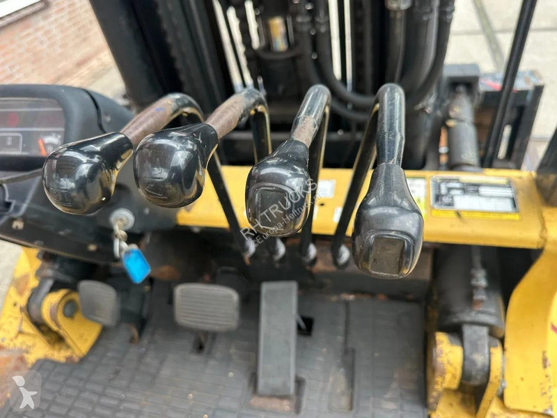 رافعة شوكية Caterpillar DP50 + VORKVERSTELLERS...