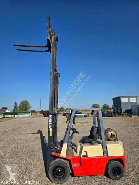 Carretilla elevadora Nissan UJO2A25U