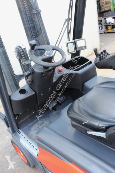 Teleskopický manipulátor Linde E16L02