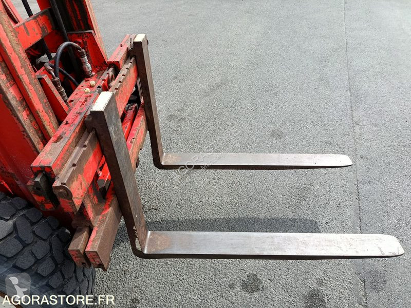 رافعة شوكية Manitou