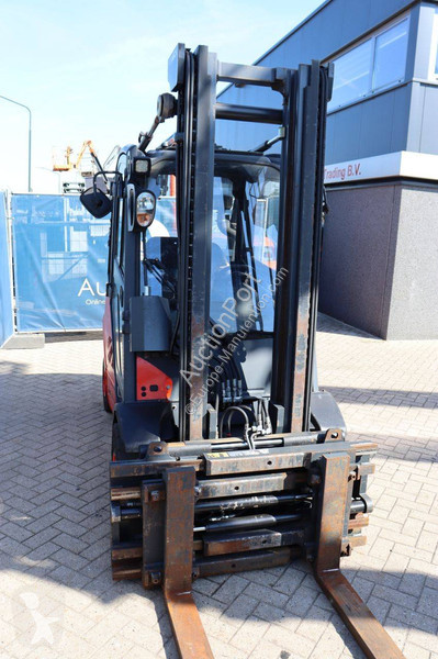 Chariot élévateur Linde D-02