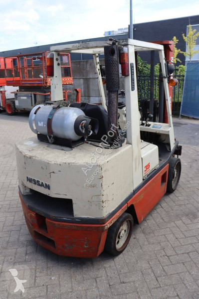 Teleskopický manipulátor Nissan KCUGH02F350